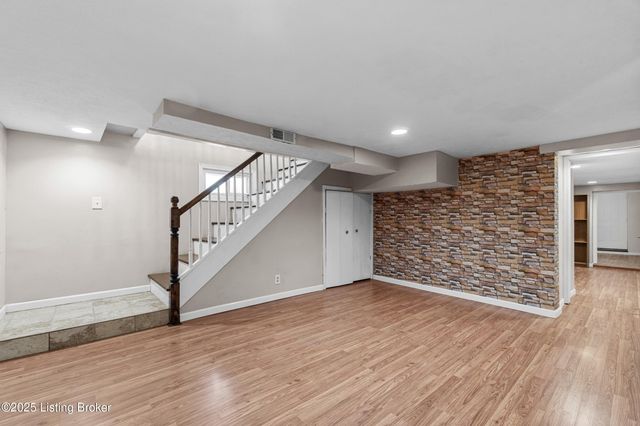 1205 S 43rd St, Louisville, KY 40211