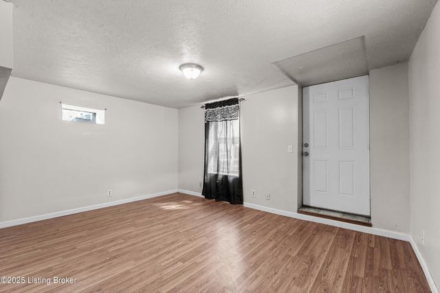 1205 S 43rd St, Louisville, KY 40211