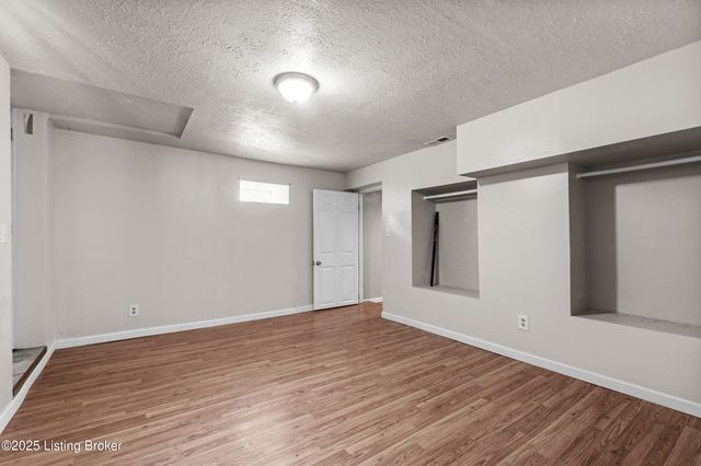 1205 S 43rd St, Louisville, KY 40211