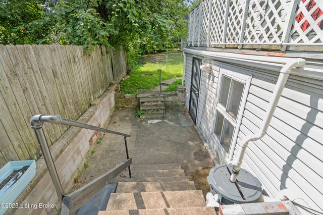 1205 S 43rd St, Louisville, KY 40211