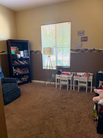 524 E Aldrich Ave, Livingston, CA 95334