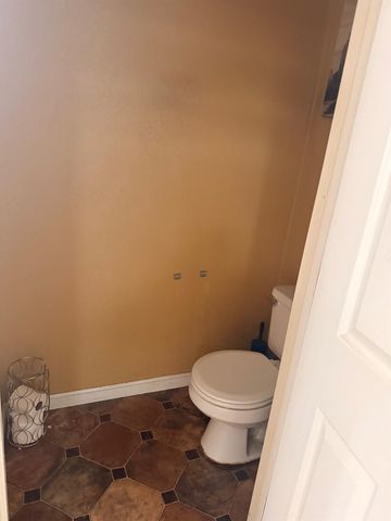 524 E Aldrich Ave, Livingston, CA 95334