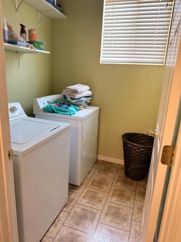 524 E Aldrich Ave, Livingston, CA 95334