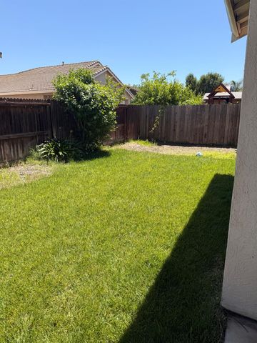 524 E Aldrich Ave, Livingston, CA 95334
