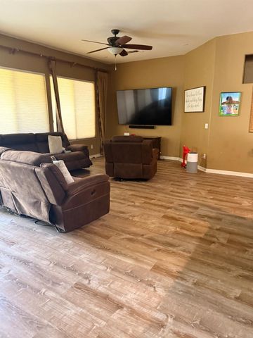 524 E Aldrich Ave, Livingston, CA 95334