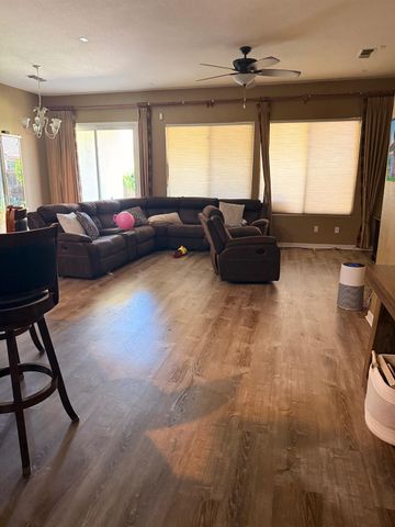 524 E Aldrich Ave, Livingston, CA 95334