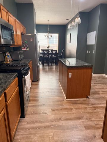 524 E Aldrich Ave, Livingston, CA 95334