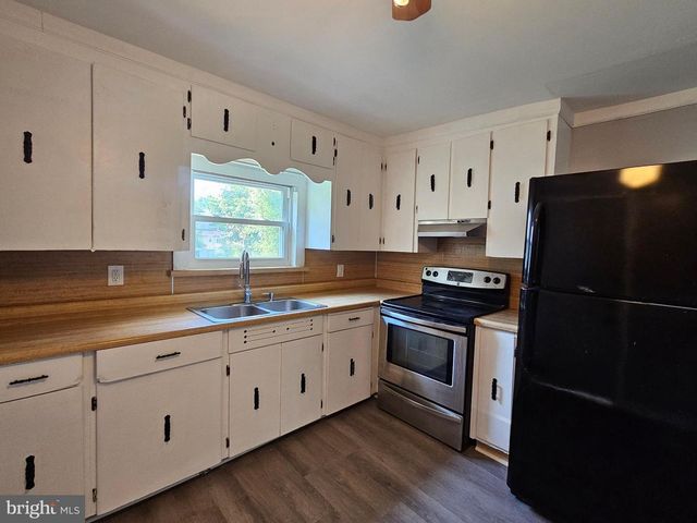 815 SAWYER AVE, Vineland, NJ 08360