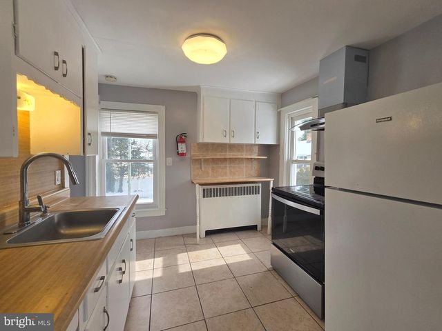 815 SAWYER AVE, Vineland, NJ 08360