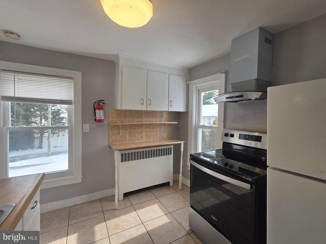 815 SAWYER AVE, Vineland, NJ 08360