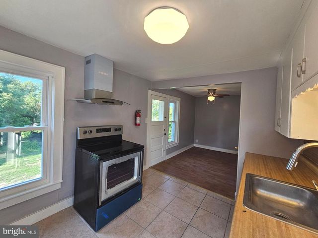 815 SAWYER AVE, Vineland, NJ 08360