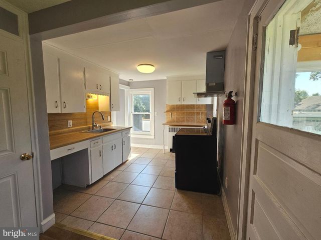 815 SAWYER AVE, Vineland, NJ 08360