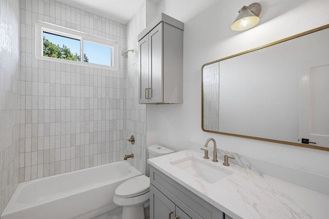 3009 Brittany Point LN, Austin, TX 78738