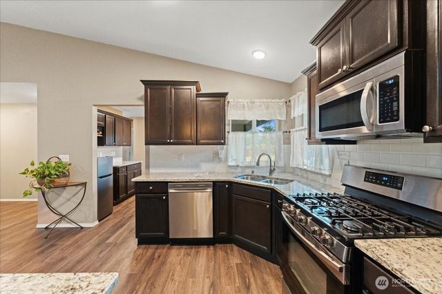 2701 Fishtrap Loop NE, Olympia, WA 98506