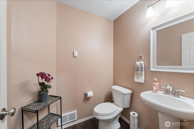 2701 Fishtrap Loop NE, Olympia, WA 98506