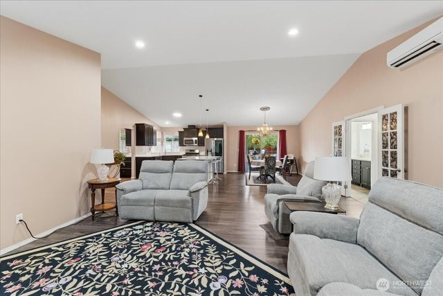 2701 Fishtrap Loop NE, Olympia, WA 98506