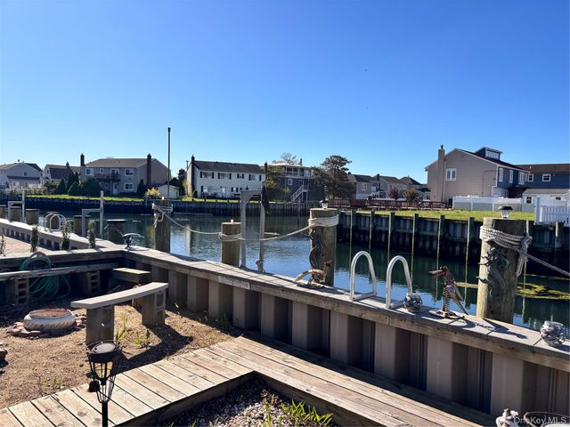111 Ray Street, Freeport, NY 11520