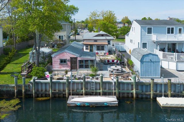 111 Ray Street, Freeport, NY 11520
