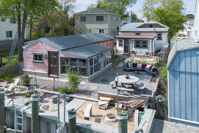 111 Ray Street, Freeport, NY 11520
