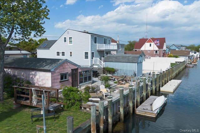 111 Ray Street, Freeport, NY 11520