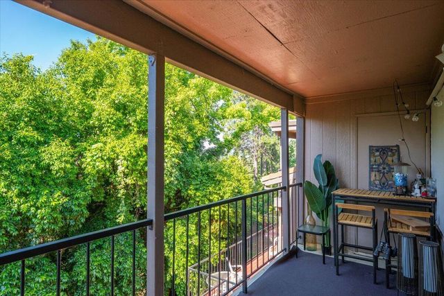 1968 Bechelli Lane, Redding, CA 96002