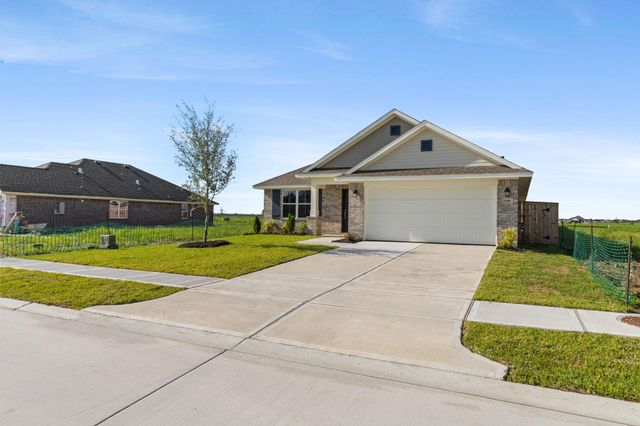 2209 S Post Oak Circle, Dayton, TX 77525