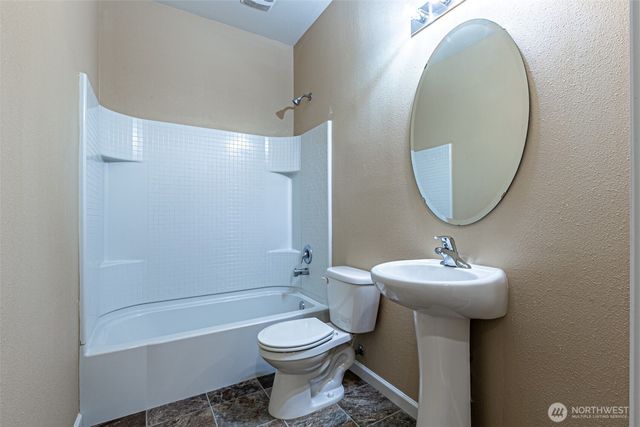 7004 Munn Lake SE, Tumwater, WA 98501