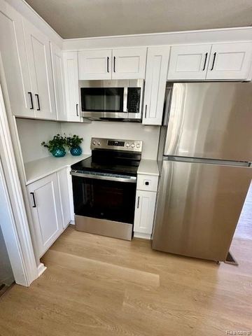 18706 Woodside Street, Harper Woods, MI 48225