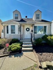 18706 Woodside Street, Harper Woods, MI 48225