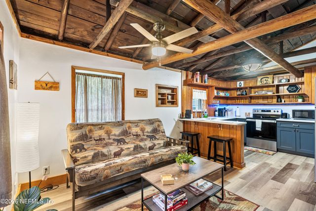 309 KEUKA LAKE Trail, Interlachen, FL 32148