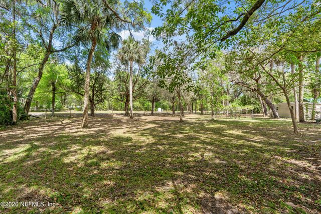 309 KEUKA LAKE Trail, Interlachen, FL 32148