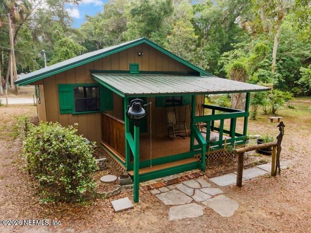 309 KEUKA LAKE Trail, Interlachen, FL 32148