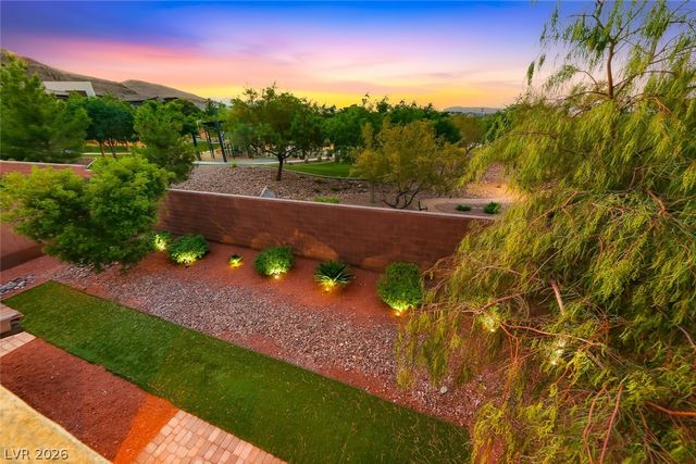 10314 Apache Blue Avenue, Las Vegas, NV 89135
