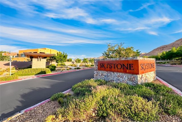 10314 Apache Blue Avenue, Las Vegas, NV 89135