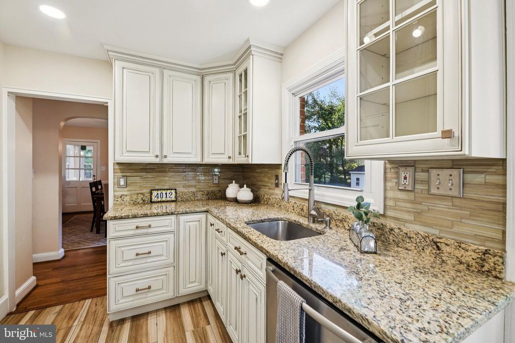 Image 11 of property listing at 4012 BEECHWOOD RD, University Park, MD 20782