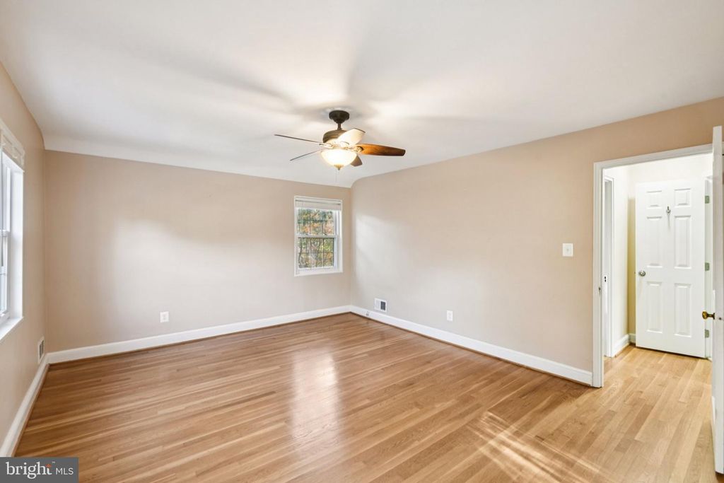 Image 15 of property listing at 4012 BEECHWOOD RD, University Park, MD 20782