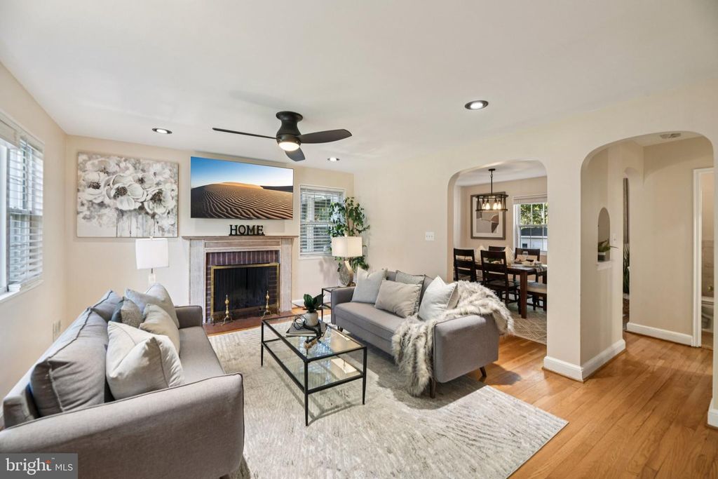 Image 3 of property listing at 4012 BEECHWOOD RD, University Park, MD 20782