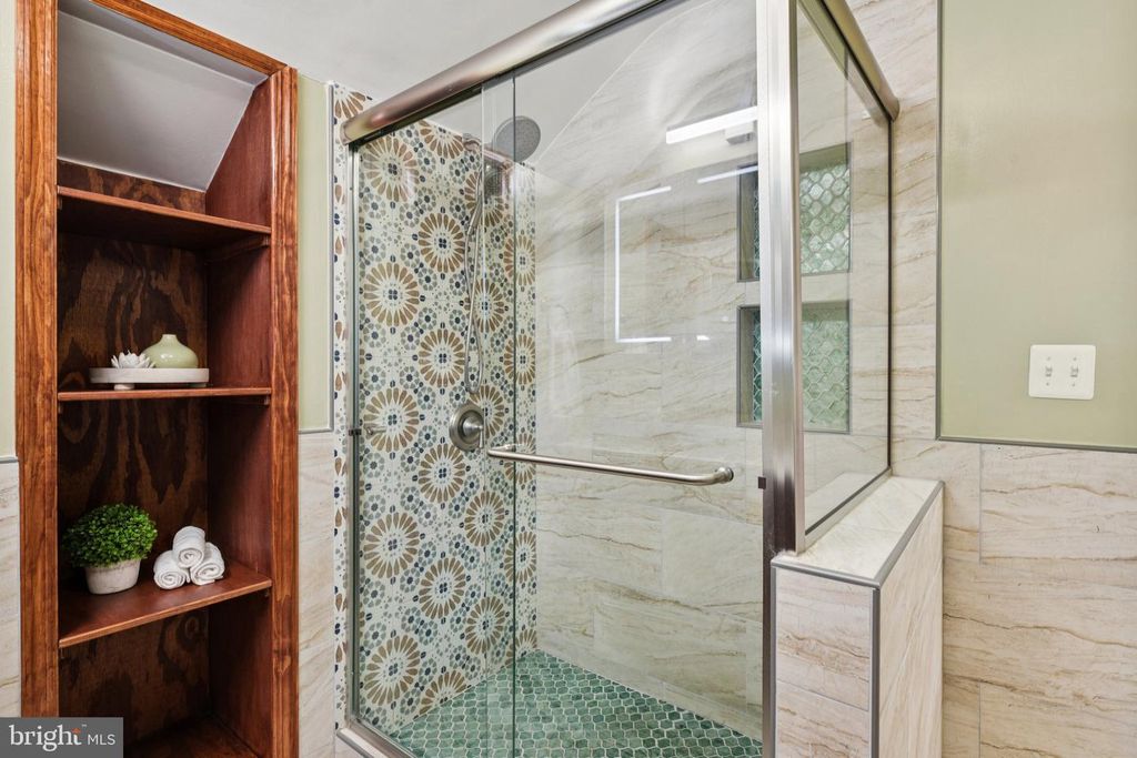 Image 25 of property listing at 4012 BEECHWOOD RD, University Park, MD 20782