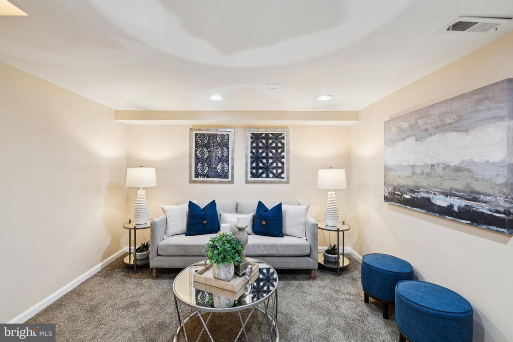 Image 5 of property listing at 4012 BEECHWOOD RD, University Park, MD 20782