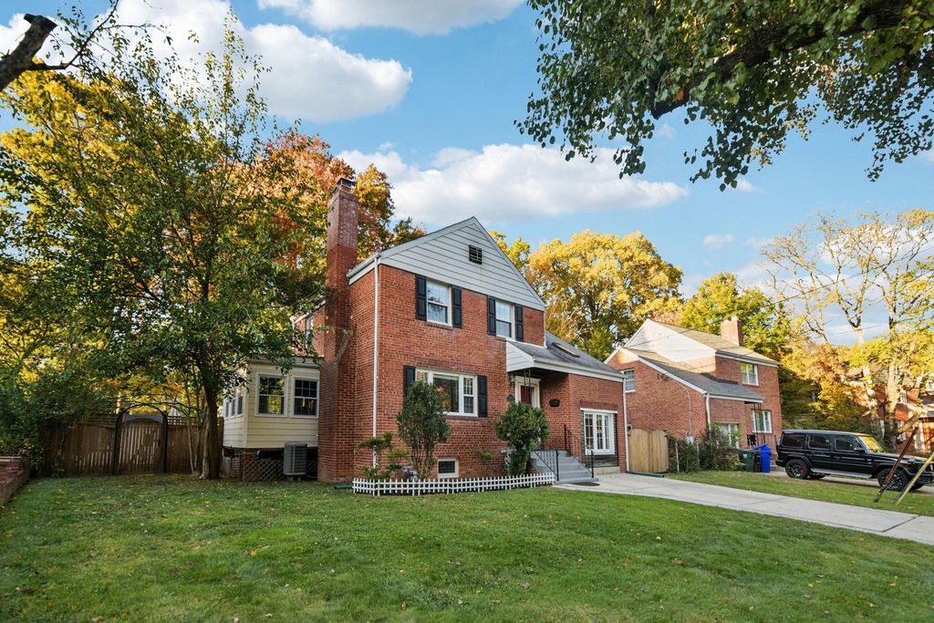 Image 49 of property listing at 4012 BEECHWOOD RD, University Park, MD 20782