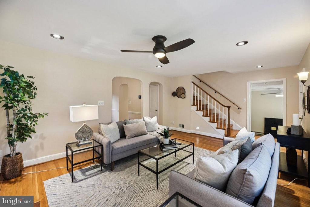 Image 9 of property listing at 4012 BEECHWOOD RD, University Park, MD 20782