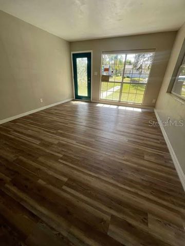 215 W VALENCIA STREET, Lakeland, FL 33805