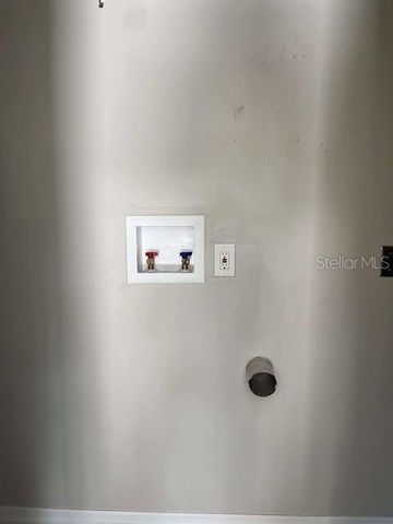 215 W VALENCIA STREET, Lakeland, FL 33805