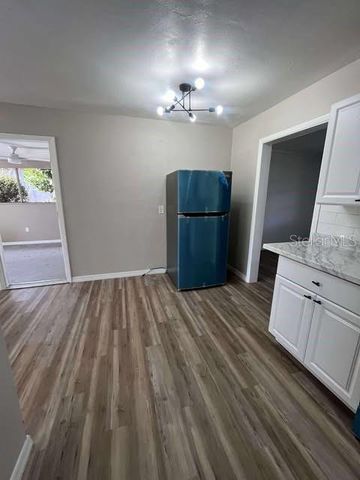 215 W VALENCIA STREET, Lakeland, FL 33805