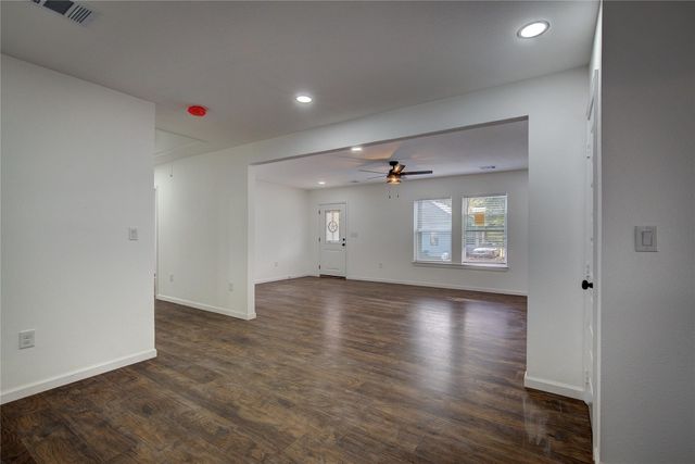 1422 W Austin Street, Paris, TX 75460