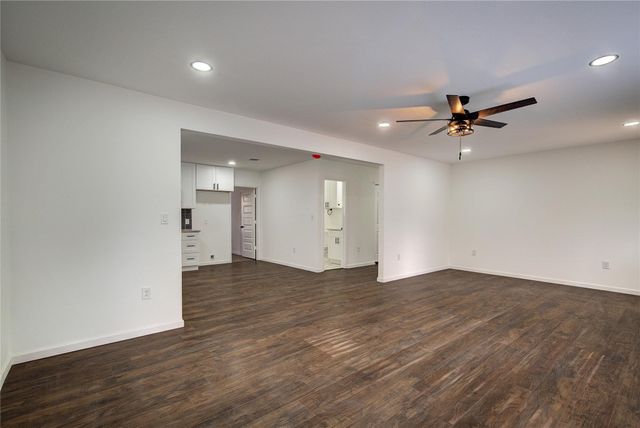1422 W Austin Street, Paris, TX 75460