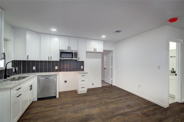 1422 W Austin Street, Paris, TX 75460