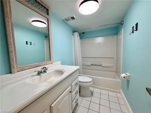 4001 Ice Castle WAY 1, Naples, FL 34112