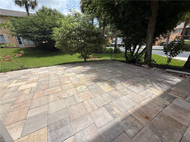 4001 Ice Castle WAY 1, Naples, FL 34112