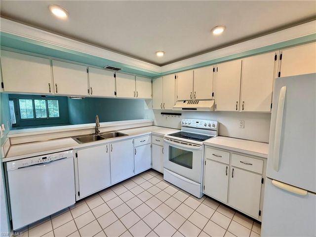 4001 Ice Castle WAY 1, Naples, FL 34112